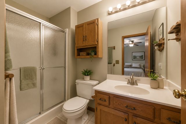 684 Regent Drive, Crystal Lake, IL 60014