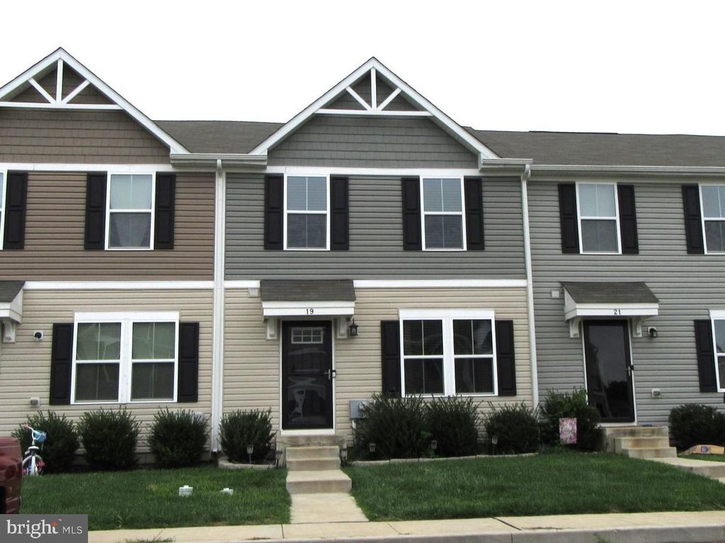 19 KARINA CT, Elkton, MD 21921