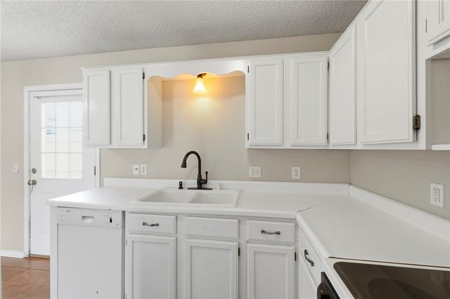 2515 SE 4th Street, Bentonville, AR 72712
