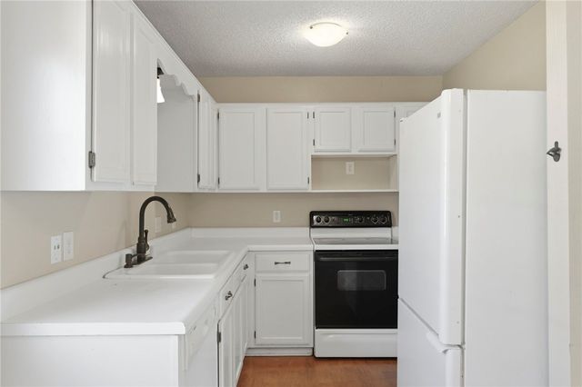 2515 SE 4th Street, Bentonville, AR 72712