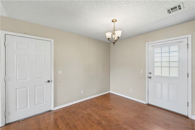 2515 SE 4th Street, Bentonville, AR 72712