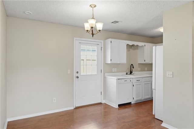 2515 SE 4th Street, Bentonville, AR 72712