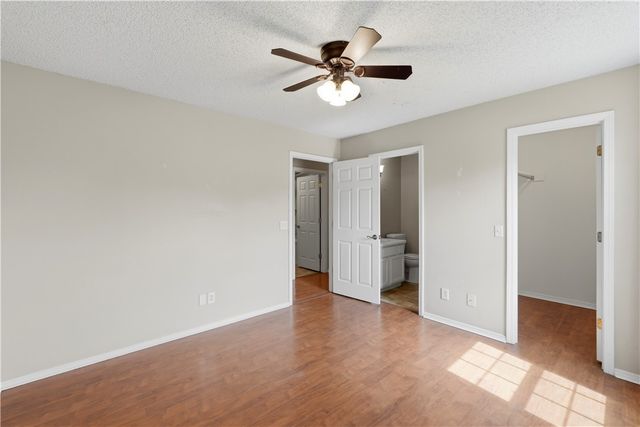 2515 SE 4th Street, Bentonville, AR 72712