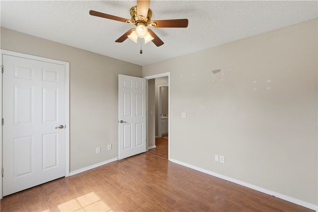 2515 SE 4th Street, Bentonville, AR 72712