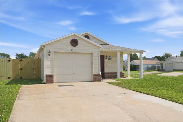 2515 SE 4th Street, Bentonville, AR 72712