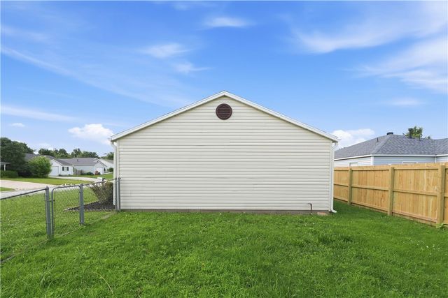 2515 SE 4th Street, Bentonville, AR 72712