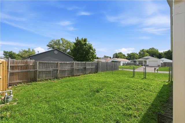 2515 SE 4th Street, Bentonville, AR 72712