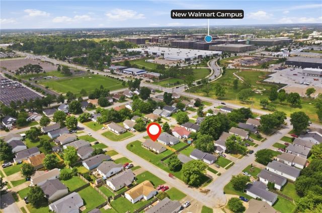 2515 SE 4th Street, Bentonville, AR 72712