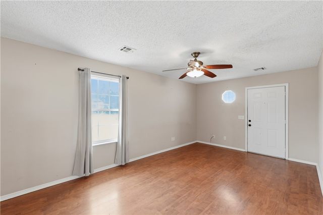 2515 SE 4th Street, Bentonville, AR 72712
