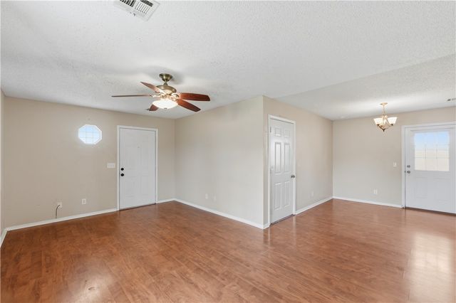 2515 SE 4th Street, Bentonville, AR 72712