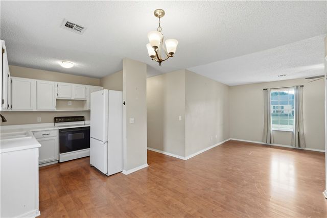 2515 SE 4th Street, Bentonville, AR 72712