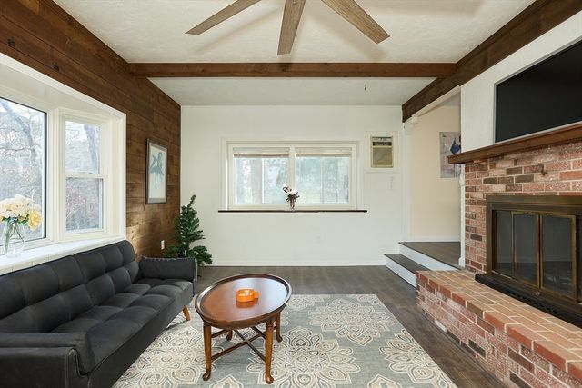 4 Oriole Way, Plymouth, MA 02360