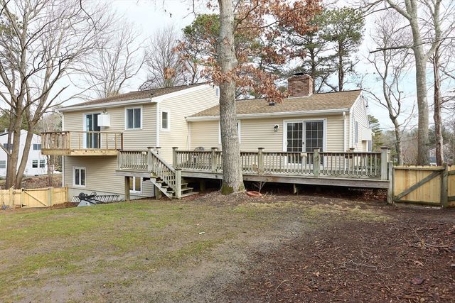 4 Oriole Way, Plymouth, MA 02360