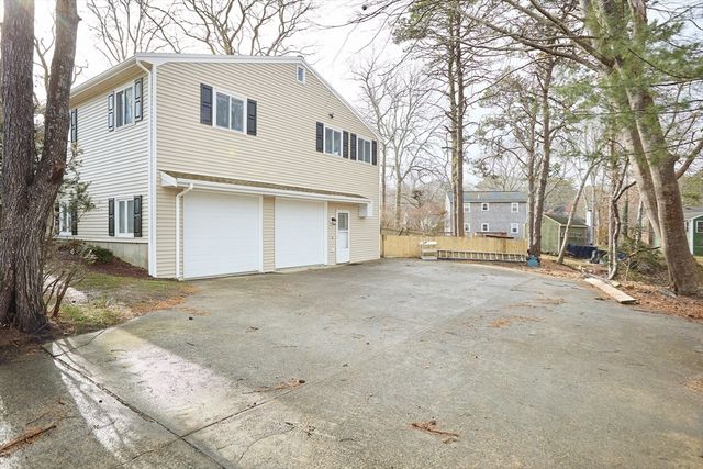 4 Oriole Way, Plymouth, MA 02360