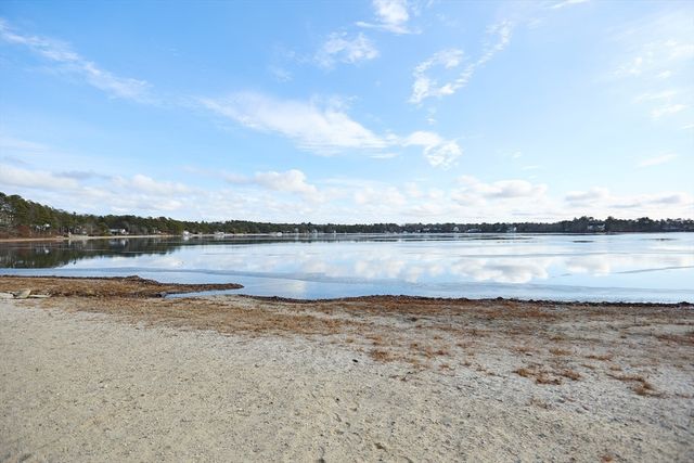 4 Oriole Way, Plymouth, MA 02360