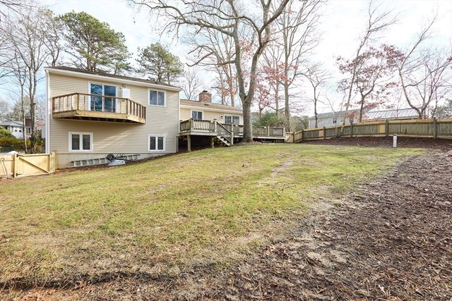 4 Oriole Way, Plymouth, MA 02360
