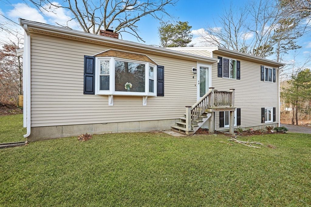 4 Oriole Way, Plymouth, MA 02360