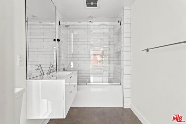 12770 Caswell Avenue 201, Los Angeles, CA 90066