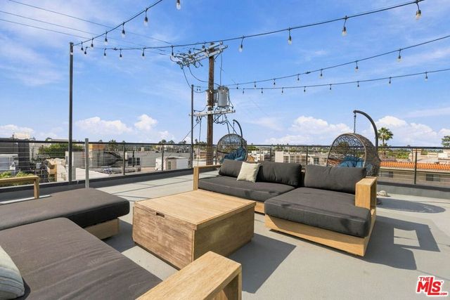 12770 Caswell Avenue 201, Los Angeles, CA 90066