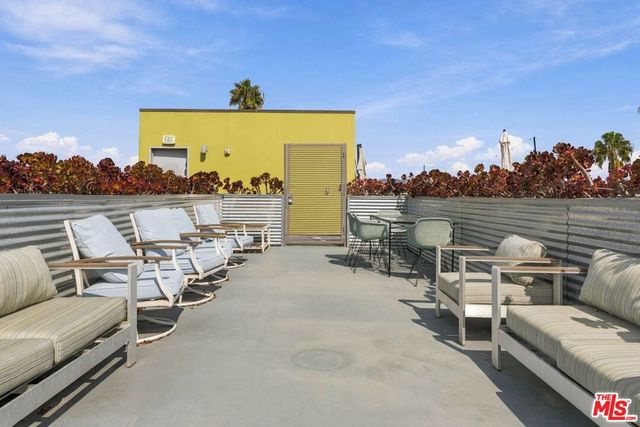 12770 Caswell Avenue 201, Los Angeles, CA 90066