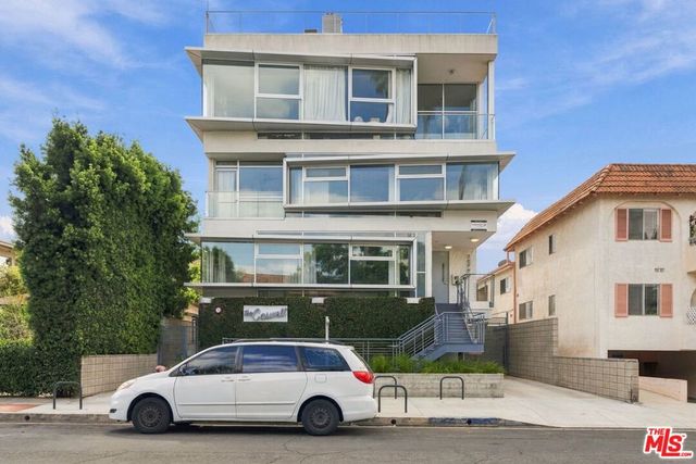 12770 Caswell Avenue 201, Los Angeles, CA 90066