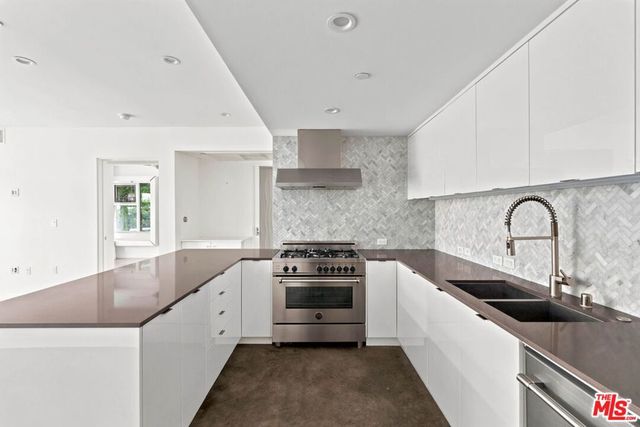 12770 Caswell Avenue 201, Los Angeles, CA 90066