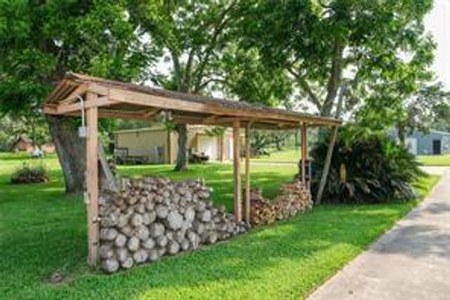 915 Live Oak Drive, Jones Creek, TX 77541