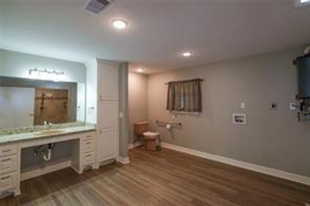 915 Live Oak Drive, Jones Creek, TX 77541