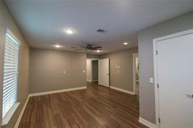 915 Live Oak Drive, Jones Creek, TX 77541