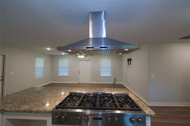 915 Live Oak Drive, Jones Creek, TX 77541