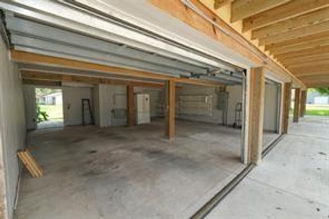 915 Live Oak Drive, Jones Creek, TX 77541