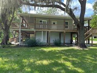 915 Live Oak Drive, Jones Creek, TX 77541