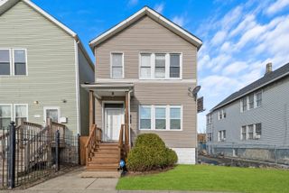 5938 S La Salle Street, Chicago, IL 60621