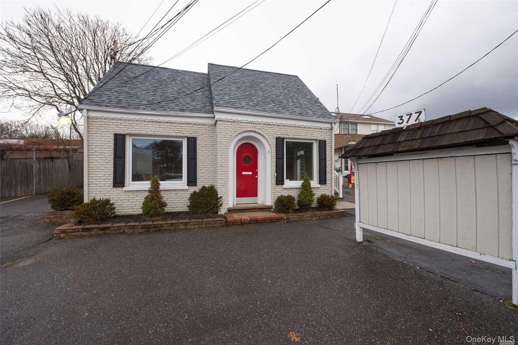 377 Ft Salonga Road, Northport, NY 11768 — exterior