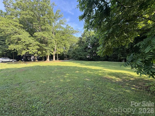 3035 Ross Avenue, Charlotte, NC 28208