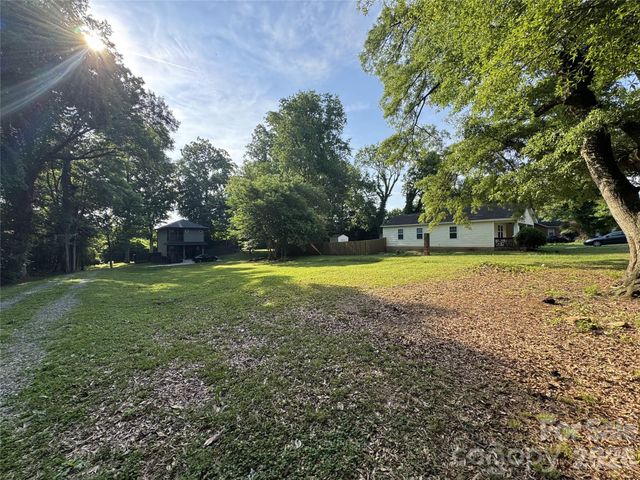 3035 Ross Avenue, Charlotte, NC 28208