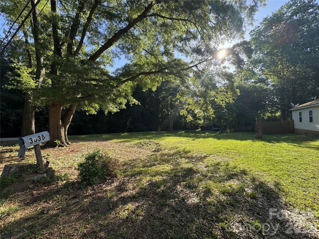 3035 Ross Avenue, Charlotte, NC 28208