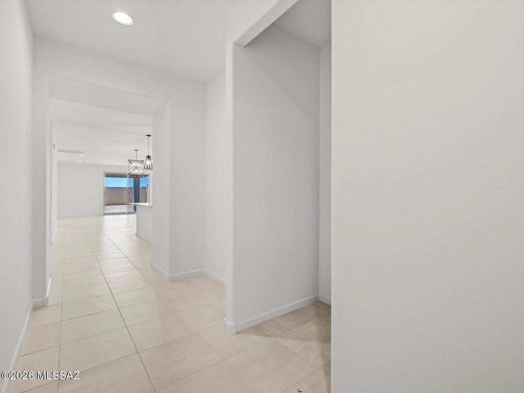 5152 W Bowen House Road, Tucson, AZ 85757
