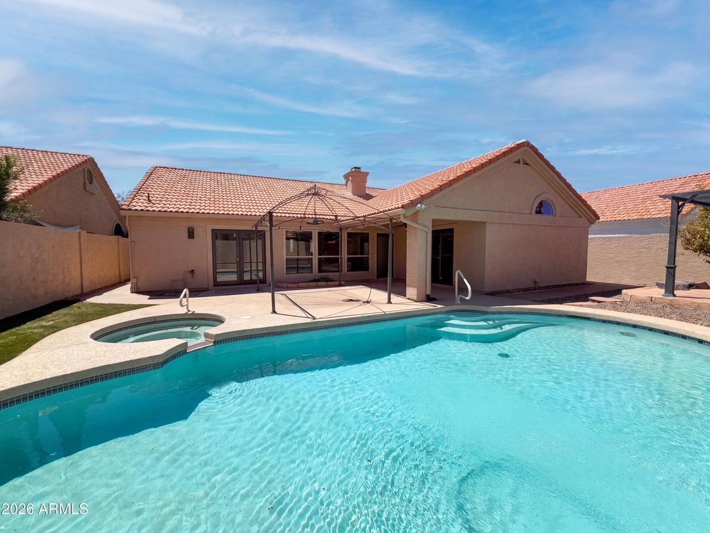 3906 E AMBERWOOD Drive, Phoenix, AZ 85048 — photo 2
