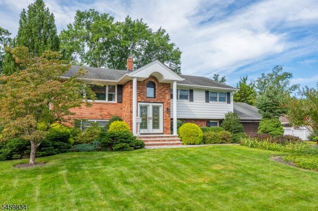 14 Jaclyn Dr, East Hanover Twp., NJ 07936