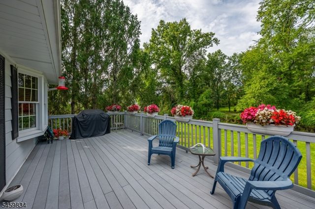 14 Jaclyn Dr, East Hanover Twp., NJ 07936