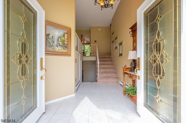 14 Jaclyn Dr, East Hanover Twp., NJ 07936