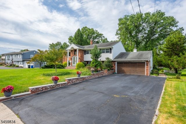 14 Jaclyn Dr, East Hanover Twp., NJ 07936
