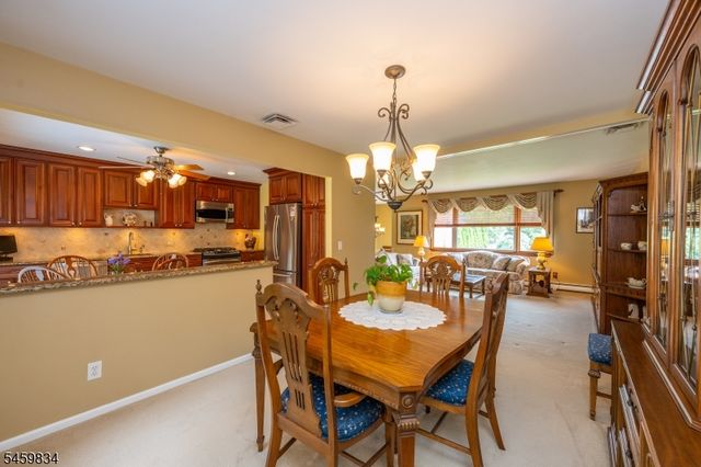 14 Jaclyn Dr, East Hanover Twp., NJ 07936