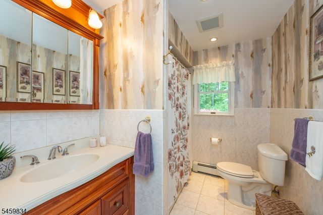 14 Jaclyn Dr, East Hanover Twp., NJ 07936