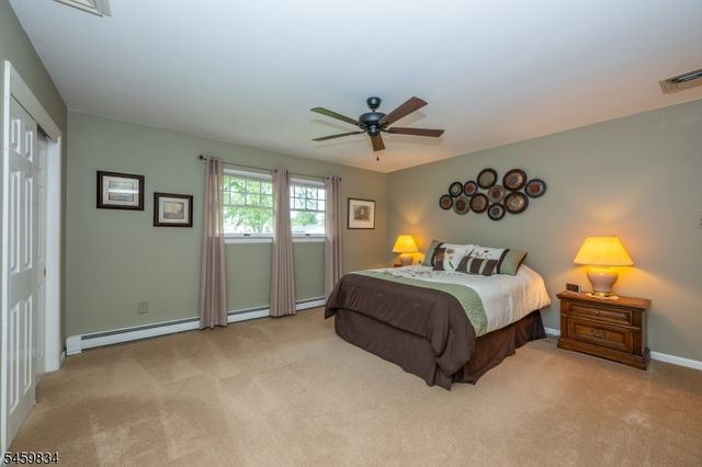14 Jaclyn Dr, East Hanover Twp., NJ 07936