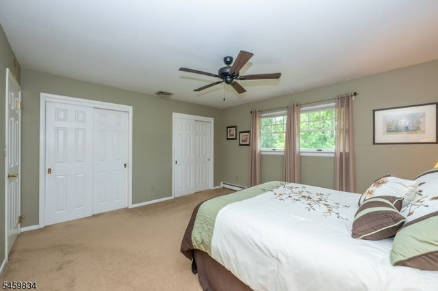 14 Jaclyn Dr, East Hanover Twp., NJ 07936