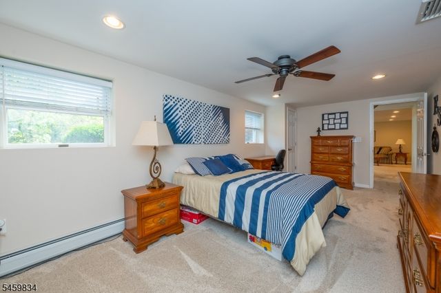 14 Jaclyn Dr, East Hanover Twp., NJ 07936