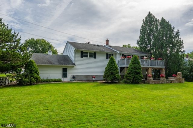 14 Jaclyn Dr, East Hanover Twp., NJ 07936
