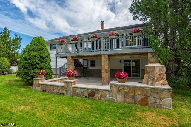 14 Jaclyn Dr, East Hanover Twp., NJ 07936